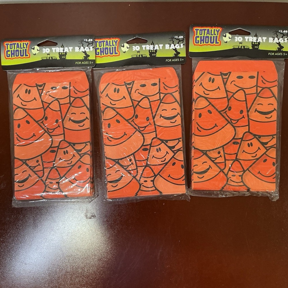 Totally Ghoul Halloween Trick Or Treat Candy Corn Paper Treat Bags Lot Of 90 Y2K